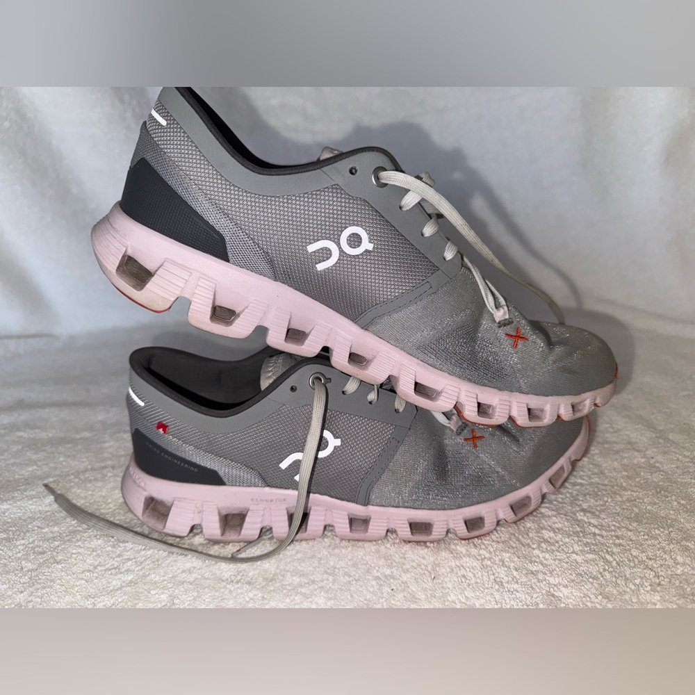 On Cloud X3 Women’s shoes Running or walking. - Picture 9 of 10